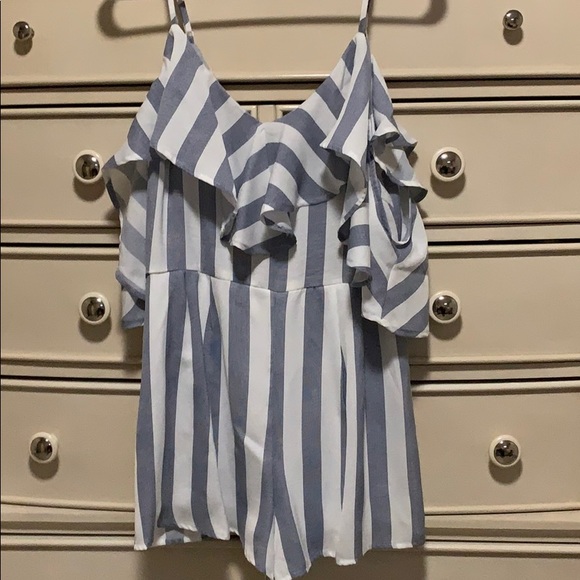 White and blue romper - Picture 2 of 3